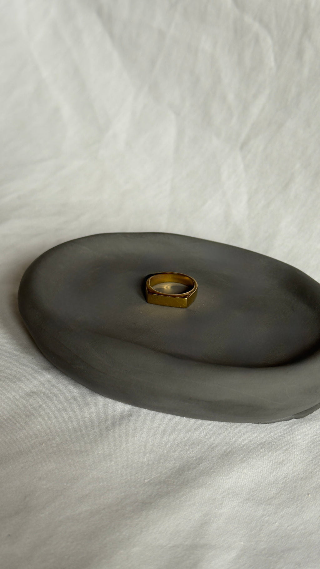Glazed Pebble Tray