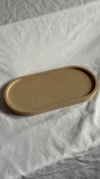 Großes ovales Tablett mit Steinen